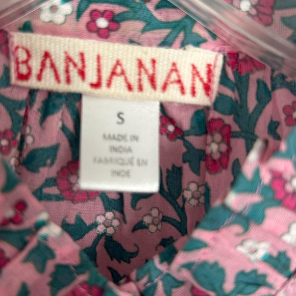Banjanan cotton floral blouse with ruffle details, button front, pockets. Small - Picture 5 of 6